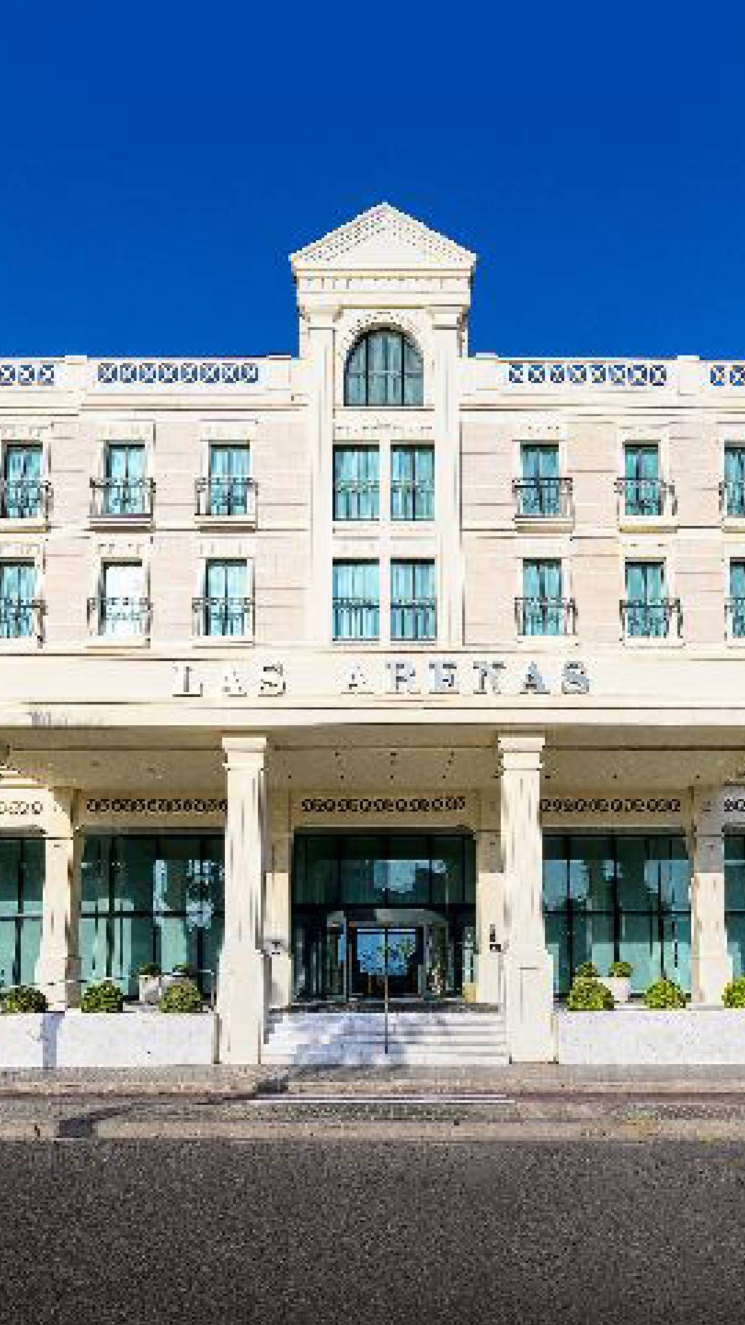 Las Arenas Balneario Resort